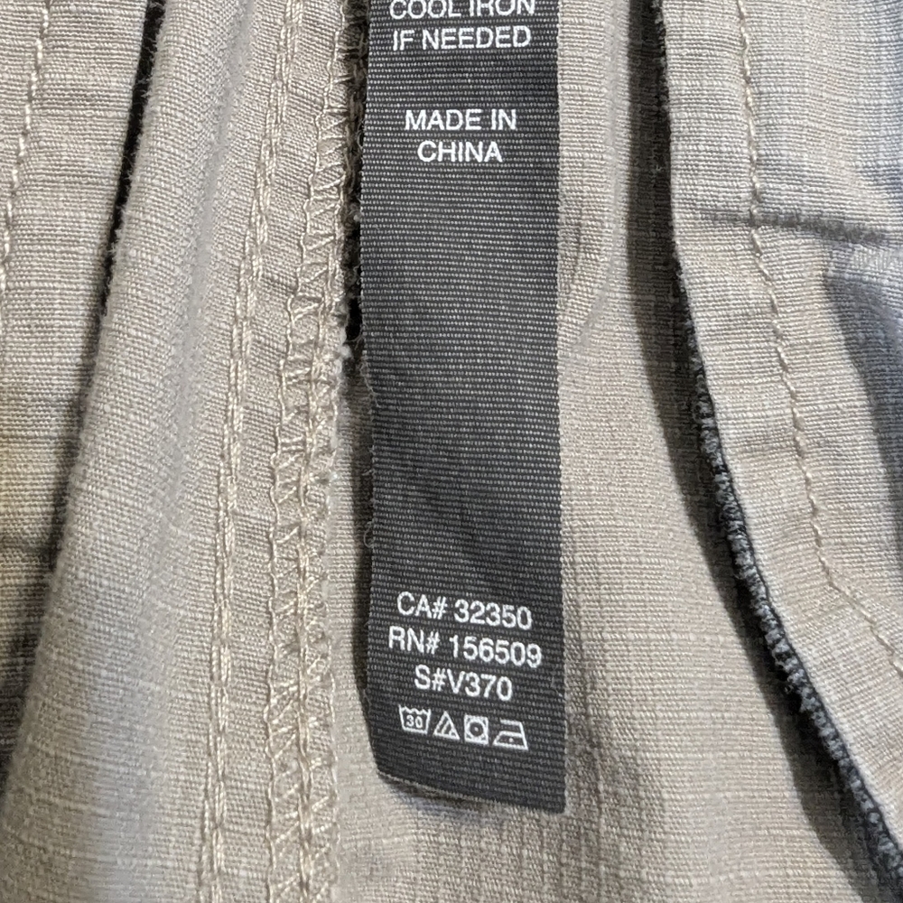 Mens VUORI Ripstop DuraTerra Shorts XL Khaki Tan 8” Organic Cotton Hiking - Picture 5 of 7
